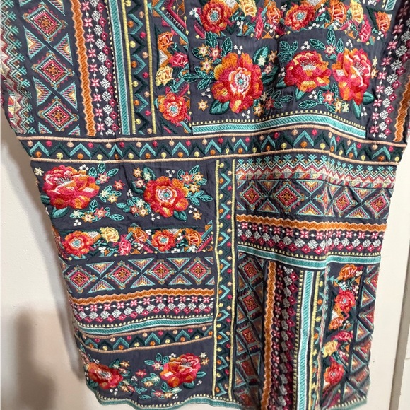 Savanna Jane Floral Embroidered Top - Picture 2 of 3